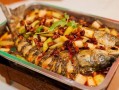 烤鱼用鱼爆料的做法视频,视频教学，轻松掌握美味秘诀